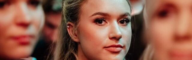 NII ILUS! KELLY SILDARU säras roosas riietuses