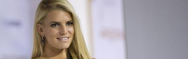 FOTO | Jessica Simpson jagas fotot ajast, mil ta oli kimpus alkoholi liigtarvitamisega: ma olin enda jaoks kadunud!