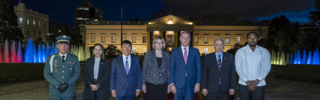 Eesti suursaadik Colombias Marin Mõttus andis üle volikirja