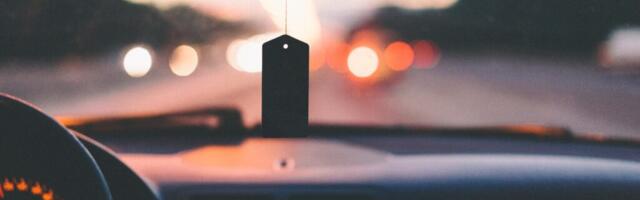 Kütusehinnad tõusevad, kuid autod ei kao teedelt. Värsked andmed näitavad, et liiklus Eestis ja Tallinnas hoopis kasvab.