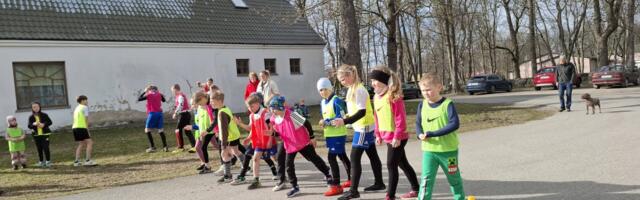 Virtsus algas koolivaheaja spordinädal jalgpalli ja maanteejooksuga