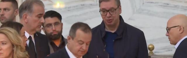 UŽIVO PARASTOS STRADALIMA U PADU NADSTREŠNICE: Predsednik Vučić prisustvovaće službi u Hramu Svetog Save