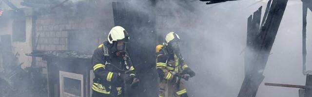 PILDID: päästjad käisid kustutamas maja Antslas