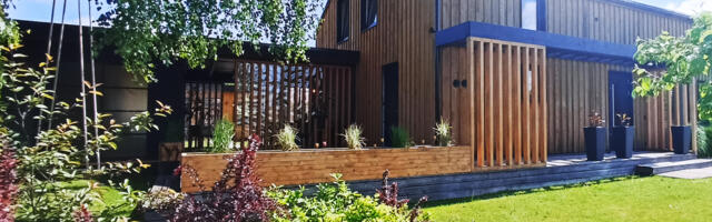 Eesti paar ehitas terrassile kaitseks ilma eest nutika ja lihtsa lahenduse, säästes seeläbi suure summa raha