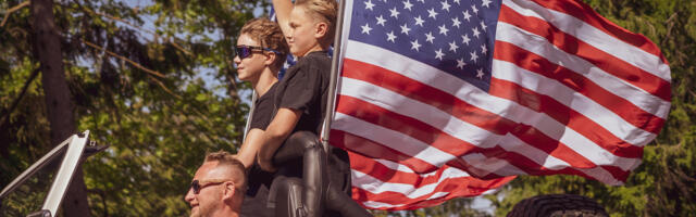 Fotod: Sajad ameerika autod näitasid end tuhandeile pealtvaatajaile