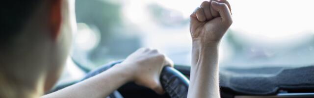 Liiklusraev ja kättemaks? Politsei uurib kahe noormehe pussitamist