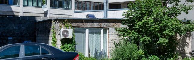 Tallinna kesklinnas müüakse maja pähe ümber ehitatud garaaži