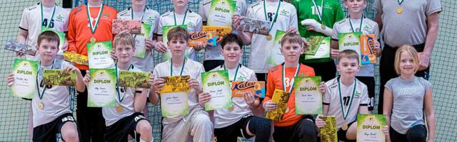 Aru­kü­la SK noo­red kä­si­pal­lu­rid tu­lid Ees­ti­maa Spor­di­lii­du meist­riks