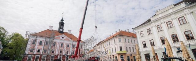 FOTOD | Tartu valmistub suureks tasuta kontserdiks: suudlevate tudengite ümber kerkib esimest korda ajaloos lava