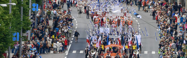 Laulupeo rongkäiku veab Viimsi sõjamuuseumi juures tegutsev orkester