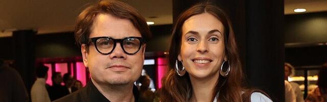 FOTO | Kaunis paar! Telemees Ken Saan nautis uue filmi esilinastust oma lapseootel kallima seltsis