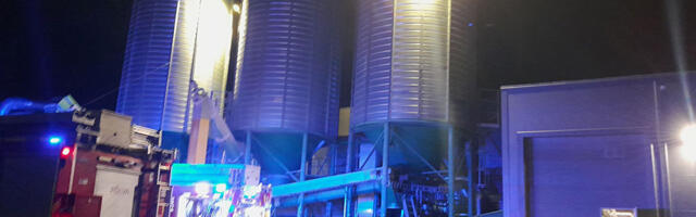 Põlvas plahvatas ja süttis suur saepurupunker