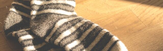 TÜ Viljandi Kultuuriakadeemia kutsub Ukraina sõduritele sokke kuduma