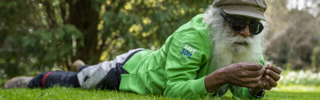 Kuidas maailma tuntuim joogaguru sõitis tsikliga 30 000 km, et rääkida viljaka mulla hävimisest