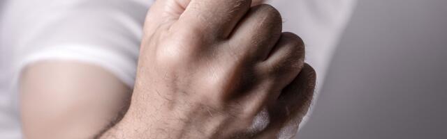 Kuidas elada üle jõulud vägivallatsejaga? „Minge külla või kutsuge külalised!“