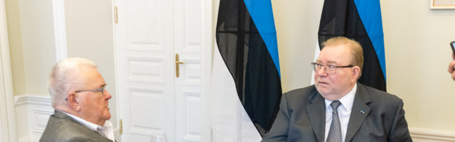 PILTREPLIIK | 30 aastat hiljem. Nii suruvad kätt riigimehed
