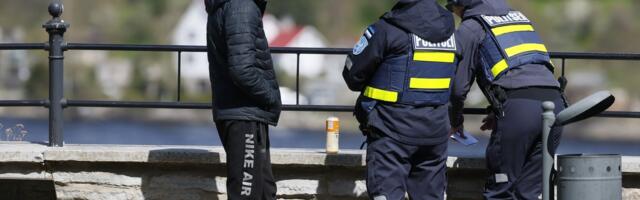 Vali sõjamuusika, Vene lipud, Georgi lindid ja avalik urineerimine. Politseil on Venemaa võidupühal käed-jalad tööd täis