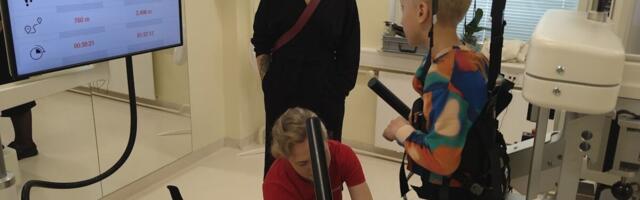 Tallinna lastehaigla sai tänu toetusfondi annetajatele uue kõnniroboti