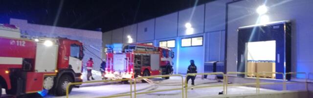 Võru linnas põles tööstushoone