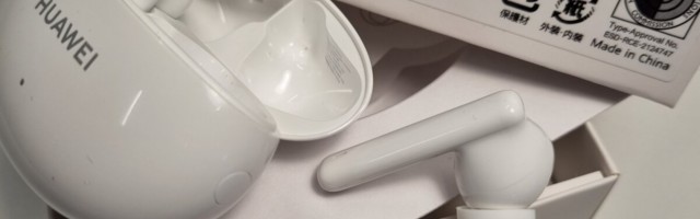 Karbist välja: Huawei juhtmevabad kõrvaklapid FreeBuds 4i