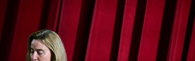 Uurimise all olev Federica Mogherini taandus kahe õppeasutuse juhtimisest