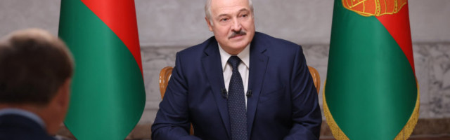 Lukašenka tunnistas, et võib olla „veidi liiga kauaks istuma jäänud”, aga ainult tema suudab riiki kaitsta