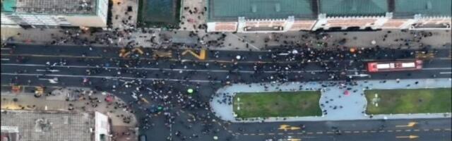 Šaka jada! Pogledajte pravo stanje ispred Rektorata - Pokušavaju da zataškaju tragediju (FOTO)