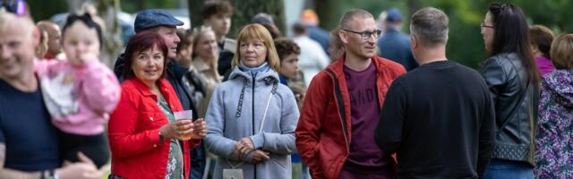 FOTOD | Tanel Padar esines päev pärast politseiga pahuksisse sattumist Vändra juubelipeol