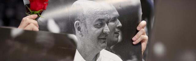 TUŽAN CRNO-BELI DAN - KOMEMORACIJA I SAHRANA DUŠKA VUJOŠEVIĆA U BEOGRADU: Legendarni trener biće ispraćen na večni počinak! U jednom gradu dobio je PRELEP MURAL