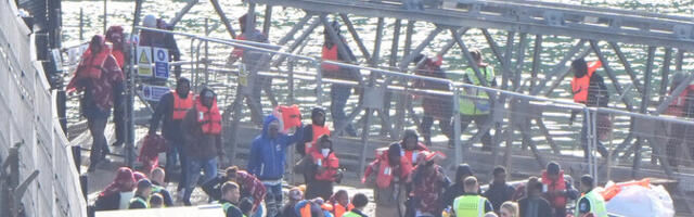 Suurbritanniasse saabus tänavu rohkem paadipõgenikke kui mullu kokku