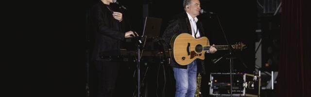 Kultuurikeskuses Lindakivi toimus imekaunis jõulukontsert Karl Madisega