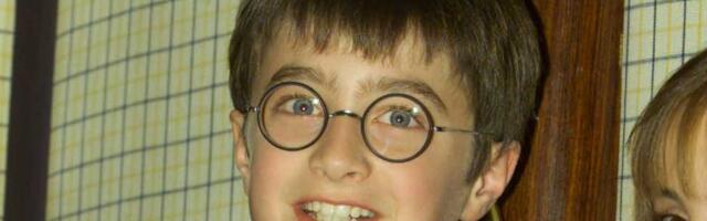 VÕRDLE | Esimene pilt uuest Harry Potterist avalikustati. „Täpselt nagu raamatukaanel!“