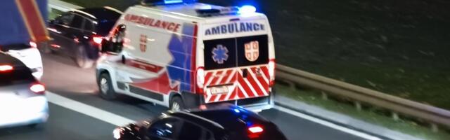 KRENUO DA UĐE U KAMION, AUTOMOBIL GA POKOSIO Teška nesreća u Aranđelovcu: Muškarac poginuo na mestu