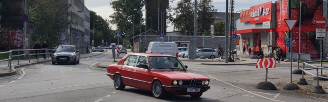 Loll liiklussõlm: Telliskivi-Kopli ristmik, kus keegi ei tea, mida teha