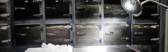 Lätis tuleb haigla surnukuuris tekkinud segaduse tõttu maetu hauast välja kaevata