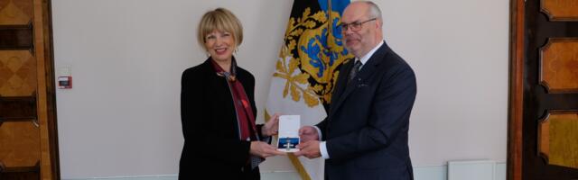 FOTOD I President Karis andis üle teenetemärgi Saksamaa kõrgele ametnikule