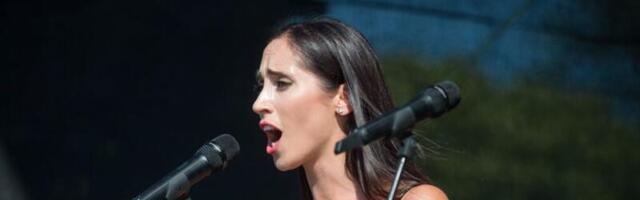 Elina Nechayeva esitab Kadriorus ööbiku aariat: Kulus kuid, et seda lugu pisarateta laulda, aga see-eest nutab nüüd kogu publik