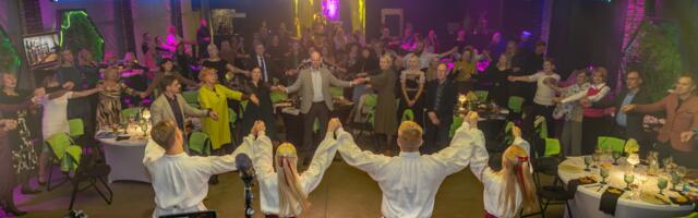 ISEOMA tänuõhtu tõi Festari majja rõõmu, muusikat ja tänutunnet