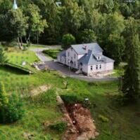 Eesti Arheoloogide Liidu rändnäitust „Arheoloogilised välitööd Eestis 2024“ Suurgildi hoones