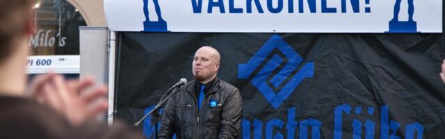 Soome liikumine Sinimust naaseb poliitilisele areenile