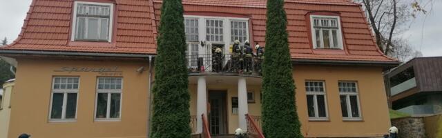 Õnnelikult lõppenud õnnetus Tartu kesklinnas, mis sai alguse tuletöödest