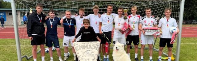 SELGITATI MEISTRID | Hiiumaa jalgpallimeistriks krooniti Emmaste SELGITATI MEISTRID | Hiiumaa jalgpallimeistriks krooniti Emmaste