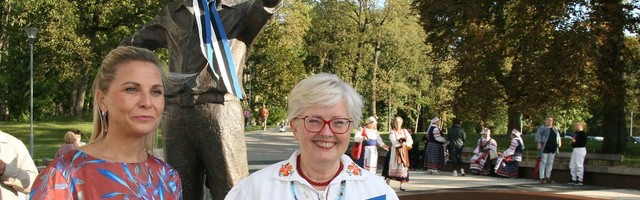 Jõhvi tähistas Eesti taasiseseisvumise aastapäeva suure peoga muusikaväljakul