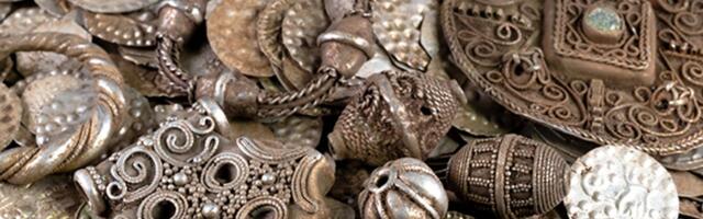 Stockholmi elanik leidis oma tagaaias kaevates suure varanduse_ ligi 20 000 keskaegset hõbemünti ja ehet