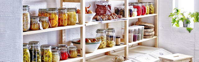 Kolm nippi, kuidas kompaktses köögis nutikalt jäätmeid sorteerida