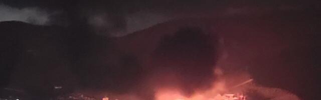 Vene sadamalinn langes rünnaku alla, põleb naftahoidla