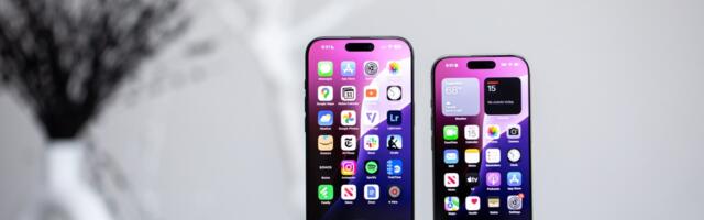 Trump threatens Apple with a 25 percent iPhone tariff