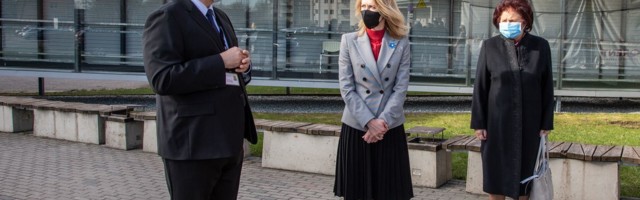 Peaminister uurib Ida-Virumaal, miks vaktsineerimine ei edene ja rohepöördega seotud  meeleolusid