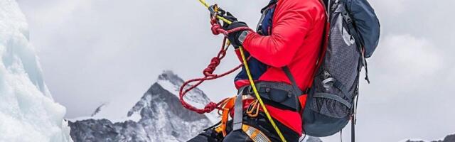 FOTOD | Ekstreemsportlane Kaspar Eevald alustab tõusu maailma kõrgeima mäe tippu