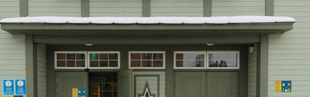 Linn kahtlustab Tallinna turgude eksjuhte sularaha ja müügilubadega sahkerdamises